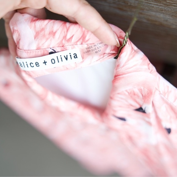 Alice + Olivia Willa Flamingo Printed Shirt, Size M - Picture 6 of 7